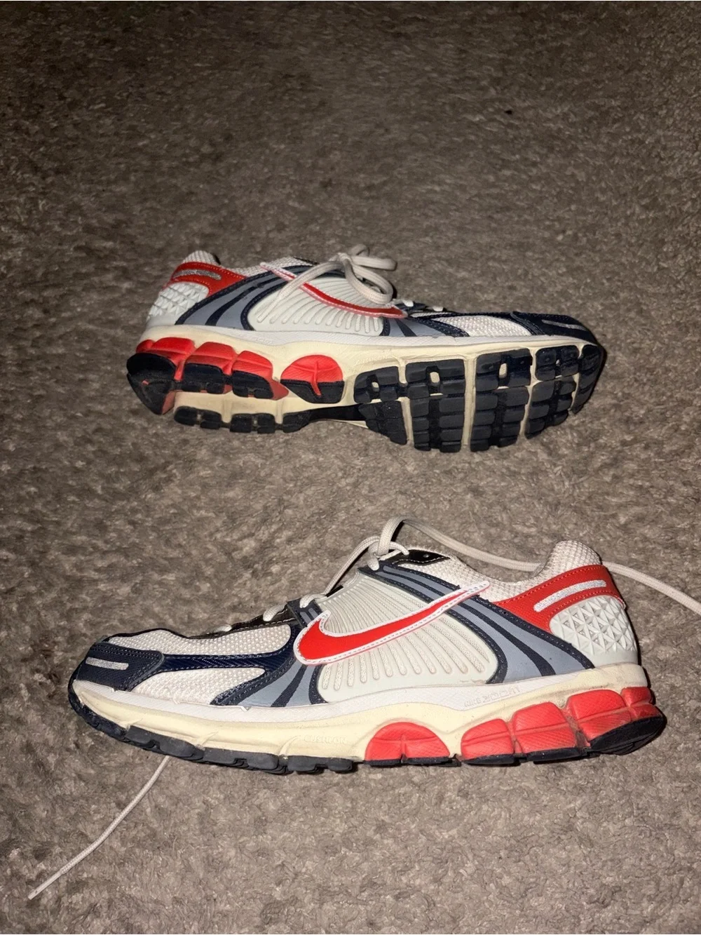 Men’s pre owned size 11.5 Nike Vomero 5 Team USA red white blue